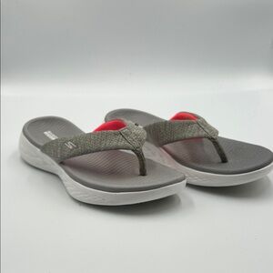 Sketchers size 7, Gray and White Flip Flops with pink Accents